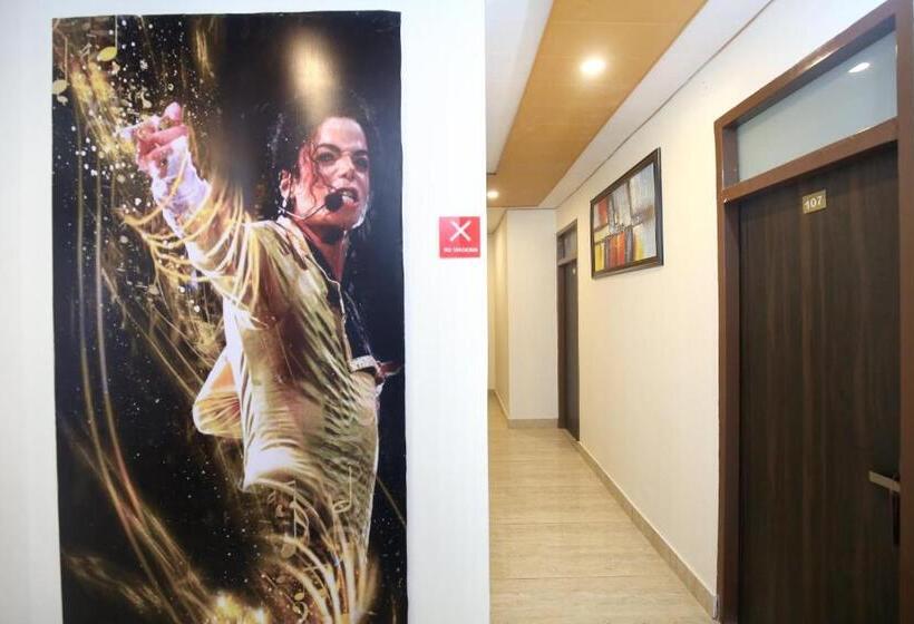 호텔 Collection O Gold Star