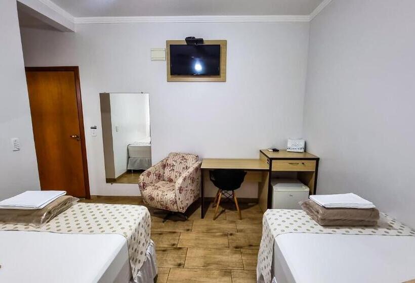 ホテル Golden View