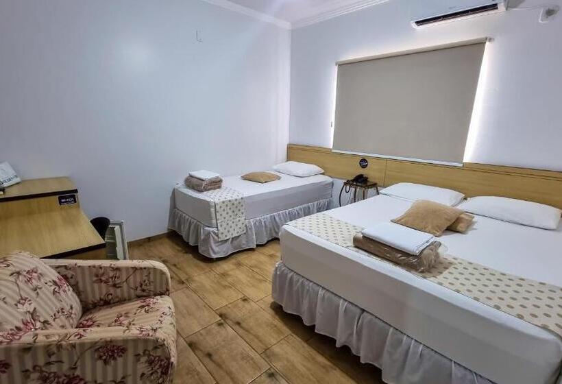 ホテル Golden View