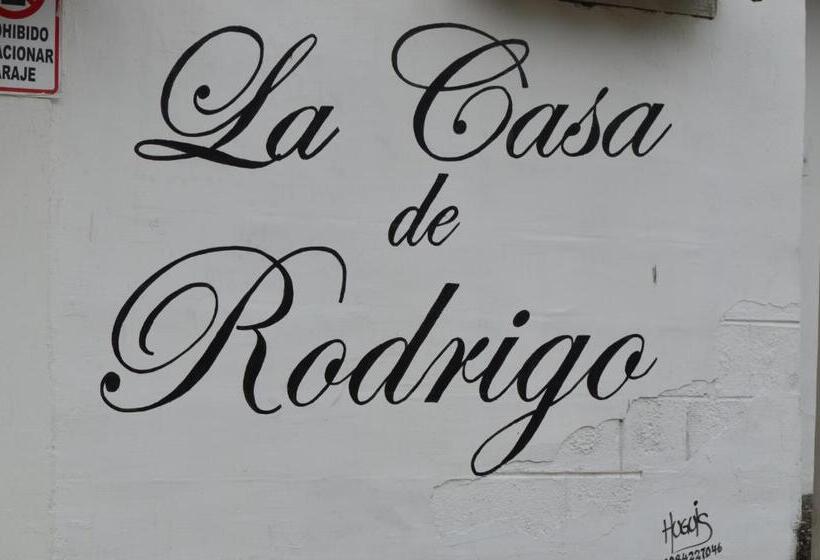 Отель Hostal La Casa De Rodrigo