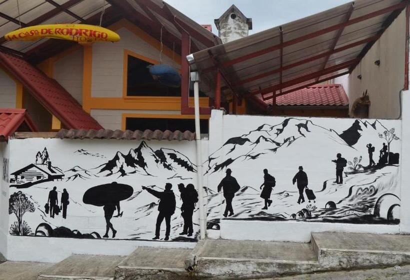 Отель Hostal La Casa De Rodrigo