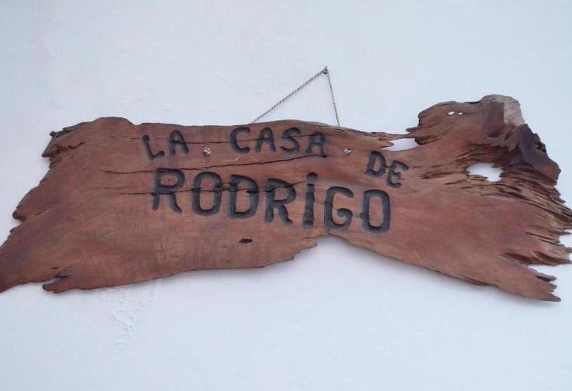 Отель Hostal La Casa De Rodrigo