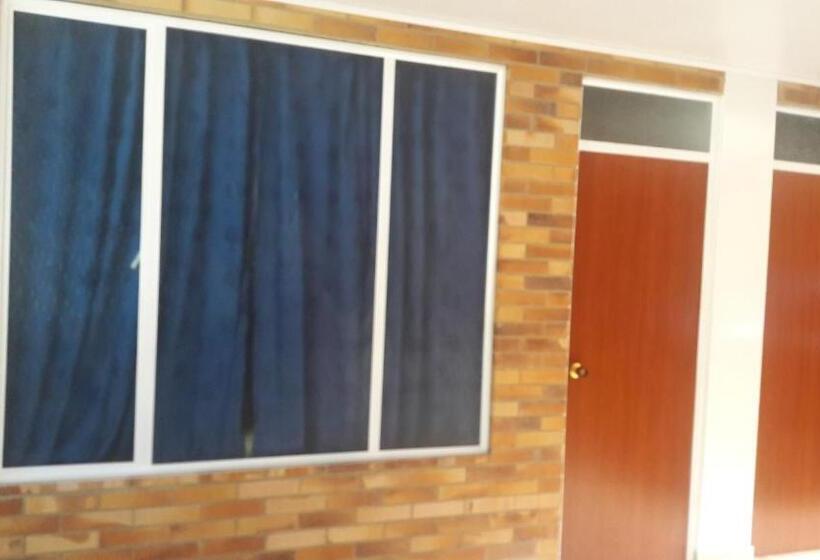 בית מלון כפרי La Avenida