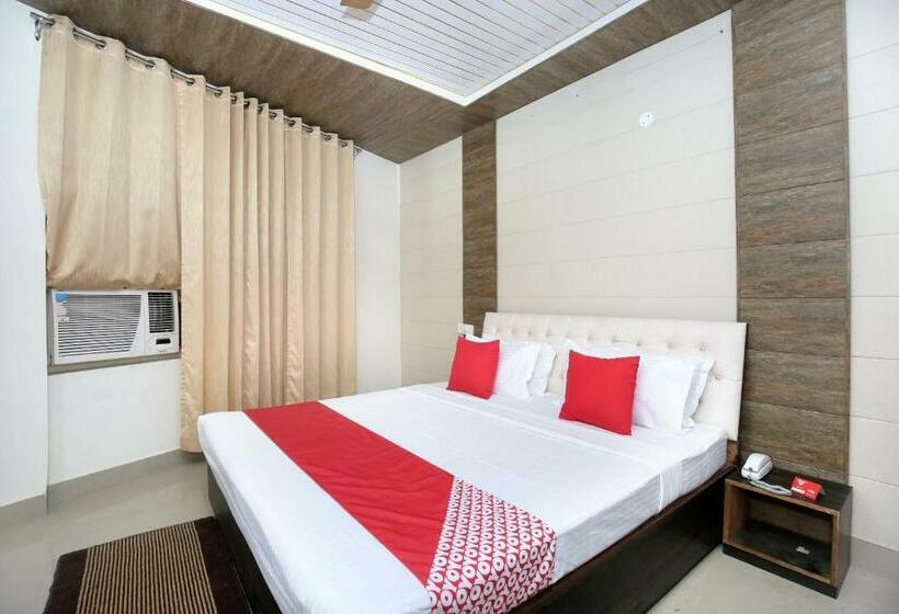 호텔 Collection O Gold Star