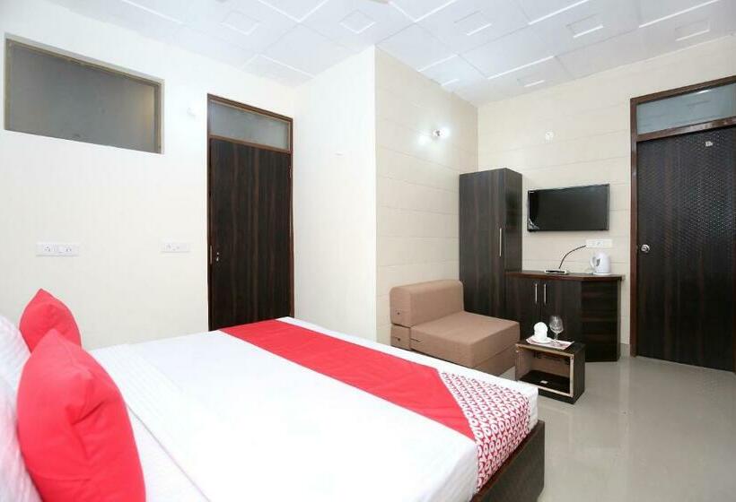 호텔 Collection O Gold Star