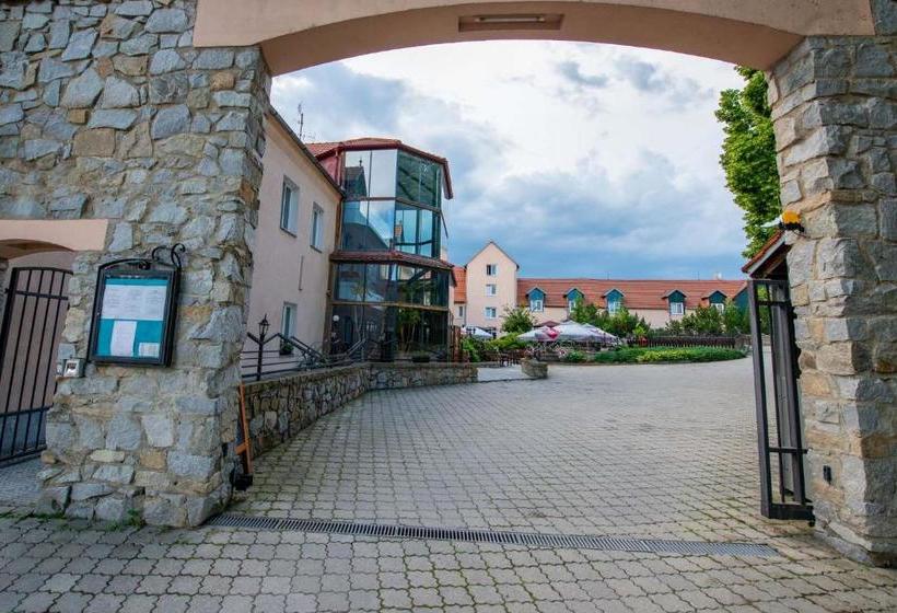 בית מלון כפרי Rustikal