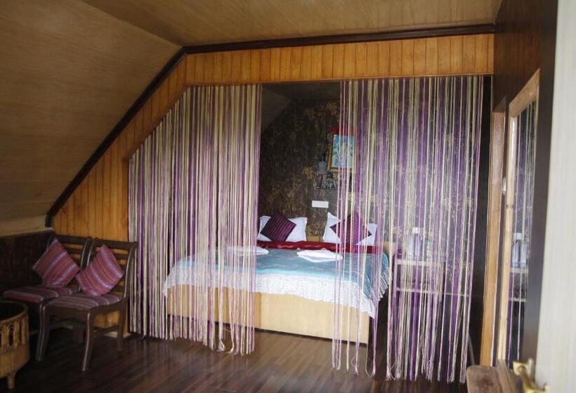 Отель Vamoose Mandarin Village Resort