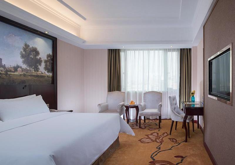 Vienna Hotel Guangdong Donguan Daling Mountain Sports Park