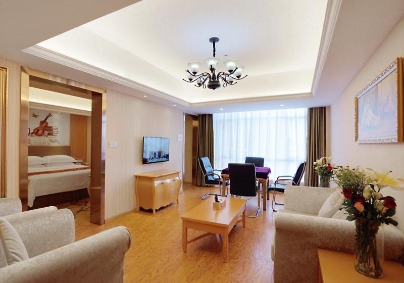 Vienna Hotel Hunan Yongzhou Lengshuitan District Government Square