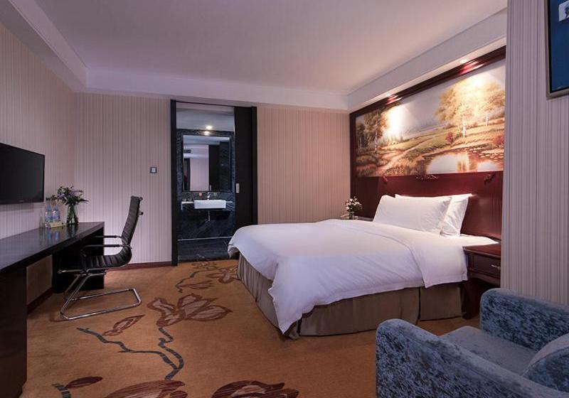 Vienna International Hotel Shantou Chenghai Waisha Bridge