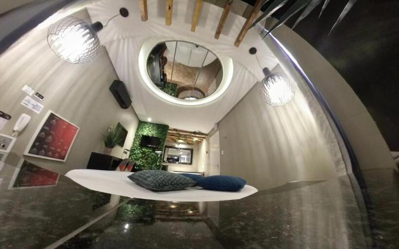 Motel Paradiso   Tapera