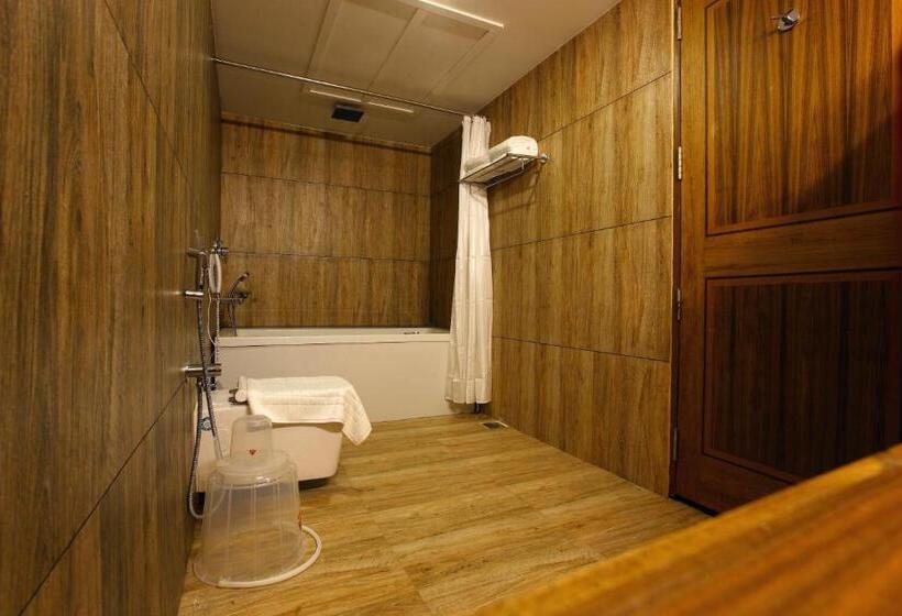 Nsk Anamthara Resort Private Limited