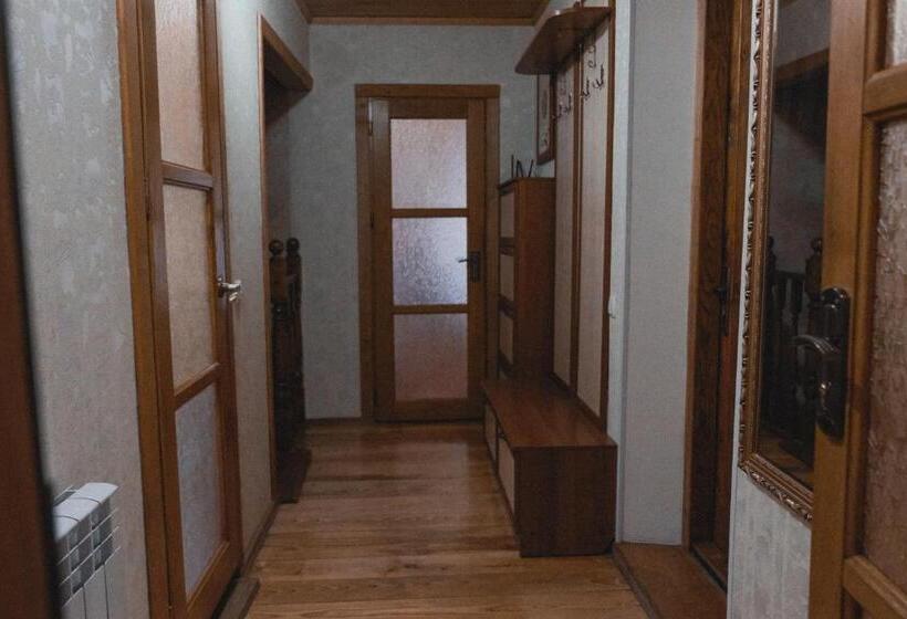 پانسیون будинок з видом на стару фортецю