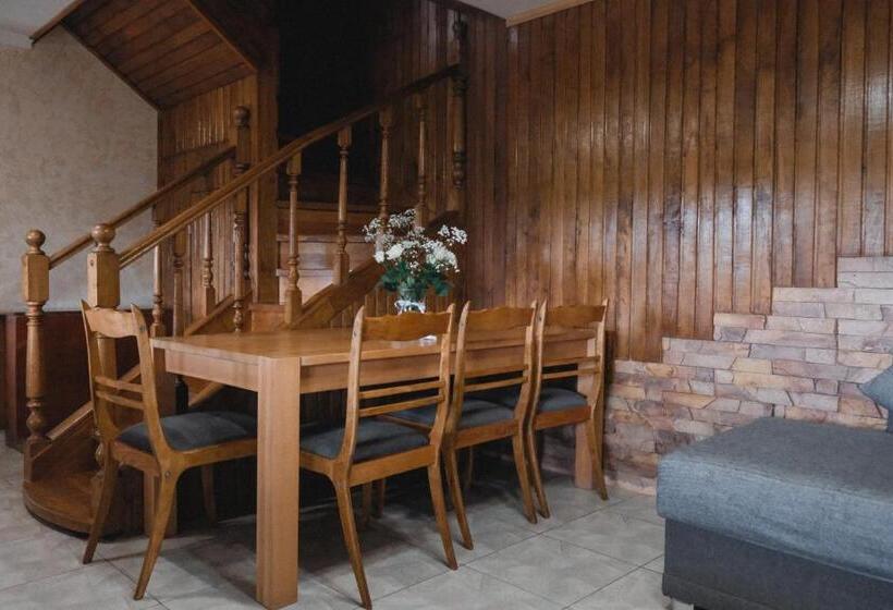 پانسیون будинок з видом на стару фортецю