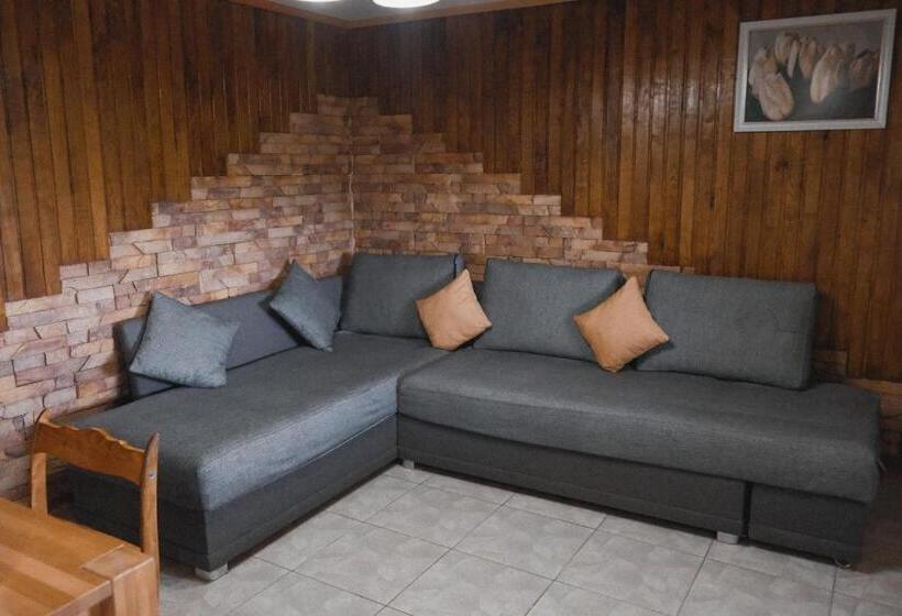 پانسیون будинок з видом на стару фортецю