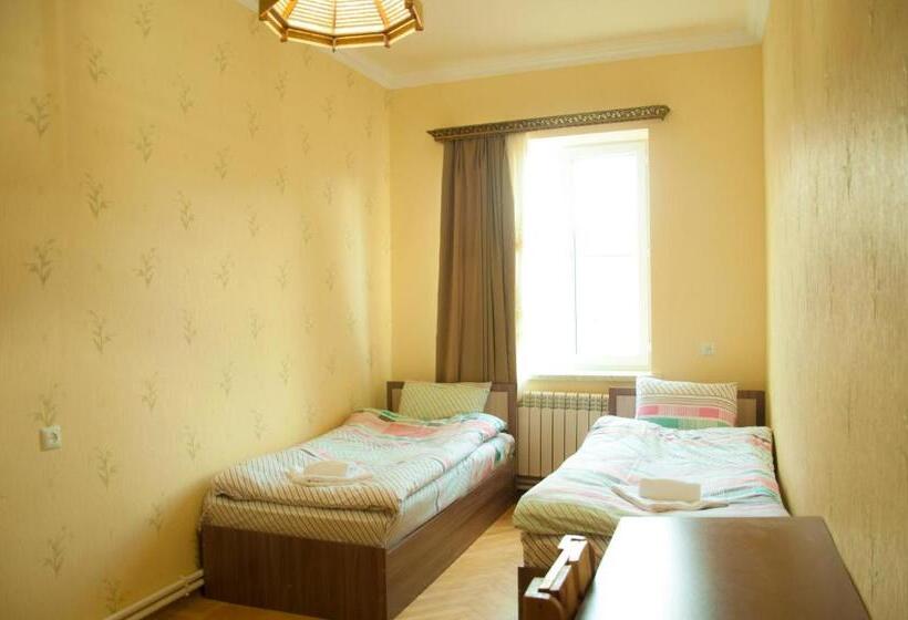 بنسيون Azhdahak B&b In Geghashen , Abovyan