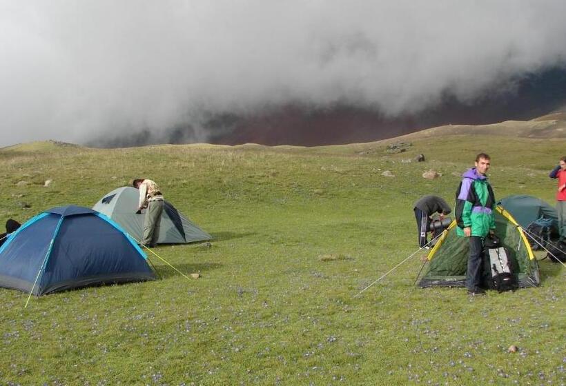 بنسيون Azhdahak B&b In Geghashen , Abovyan