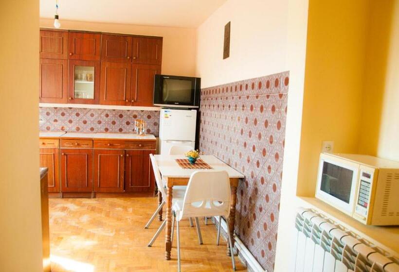 بنسيون Azhdahak B&b In Geghashen , Abovyan