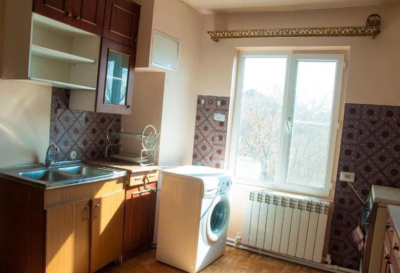 بنسيون Azhdahak B&b In Geghashen , Abovyan