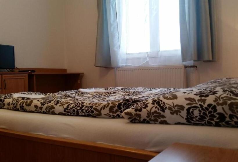 بنسيون Báró Eötvös Loránd Menedékház