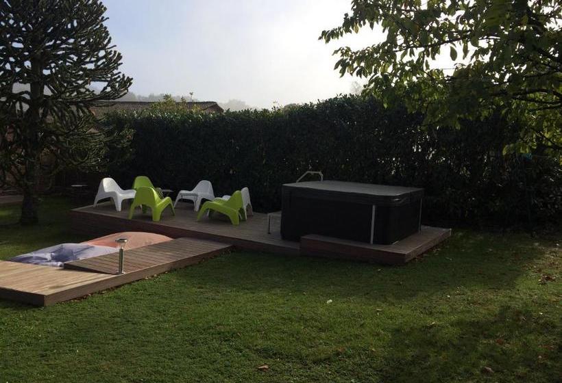 פנסיון Domaine La Fontaine Du Mont