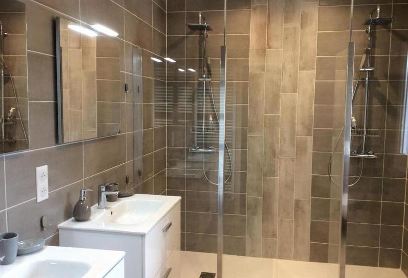 פנסיון Domaine La Fontaine Du Mont