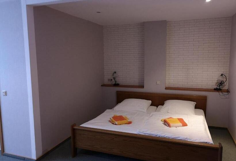 פנסיון Gasthaus Zur Alten Dorfschmiede