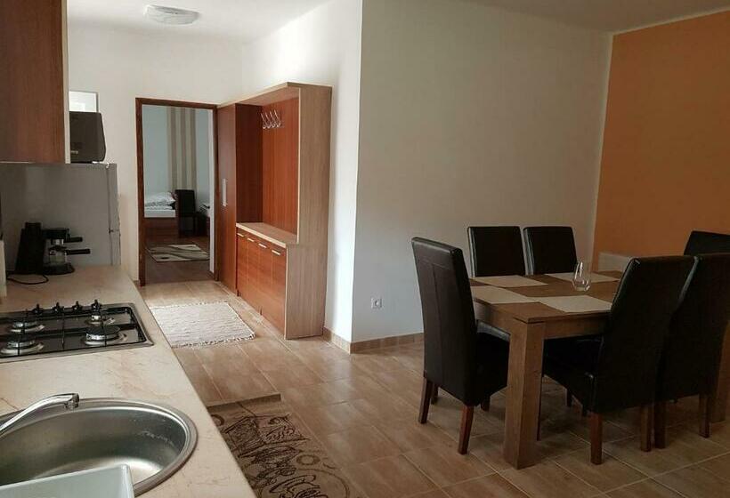 펜션 Hegyalja Vendégház