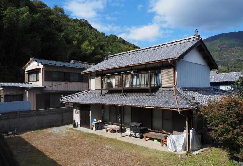 펜션 四国旅行のhub拠点 古民家ゲストハウス Heso Camp