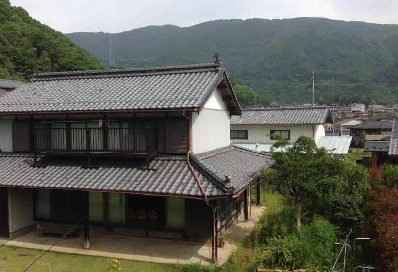 펜션 四国旅行のhub拠点 古民家ゲストハウス Heso Camp