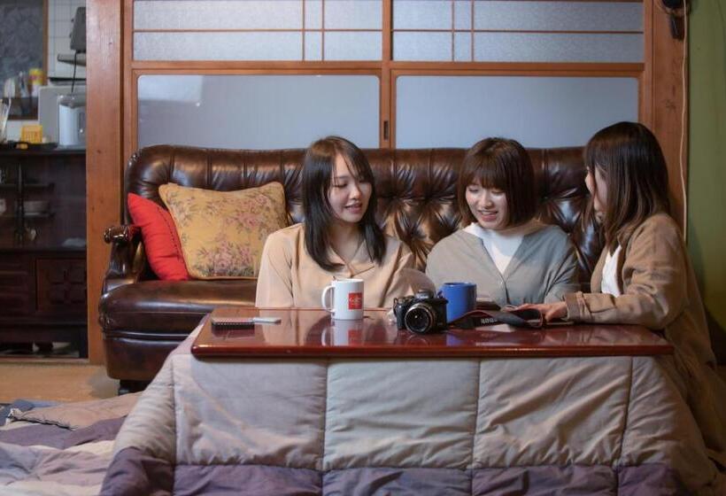 펜션 四国旅行のhub拠点 古民家ゲストハウス Heso Camp