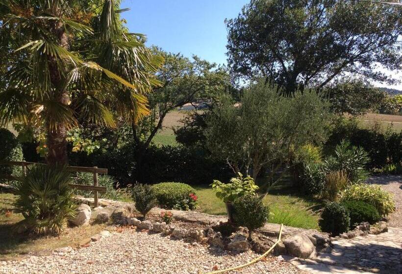 بنسيون La Bastide De Sauvetas