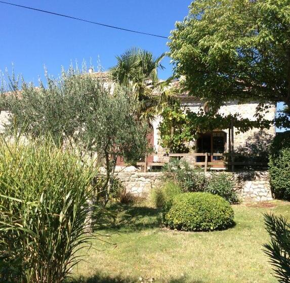 بنسيون La Bastide De Sauvetas