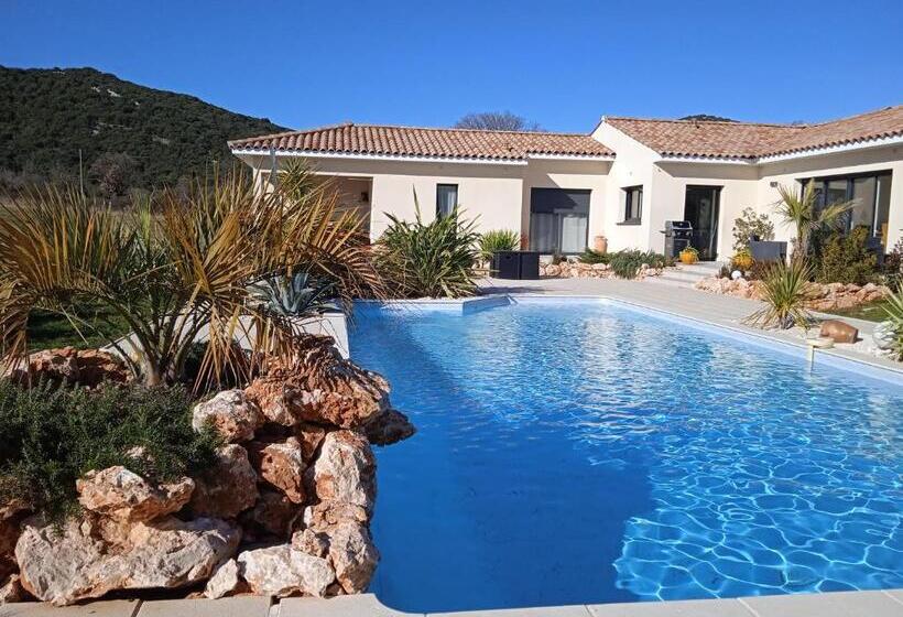 Пансион Le Mas De L Escale