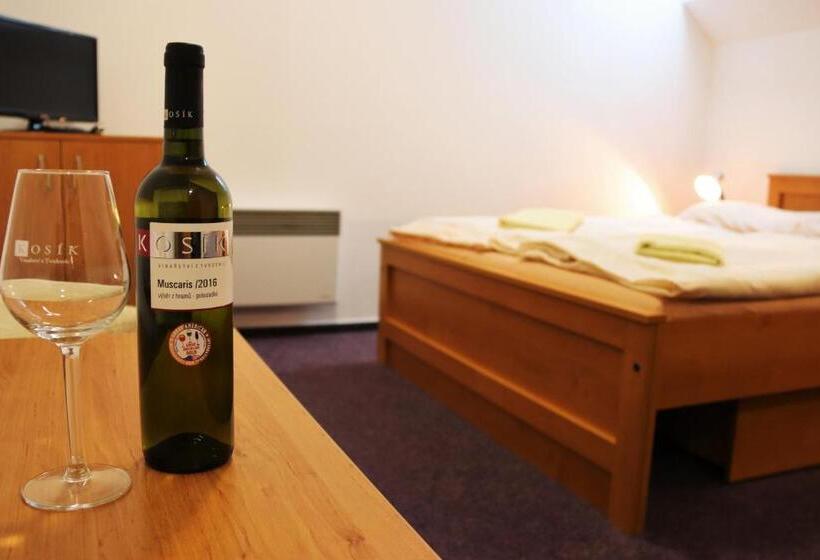 פנסיון Penzion Kosík Tvrdonice