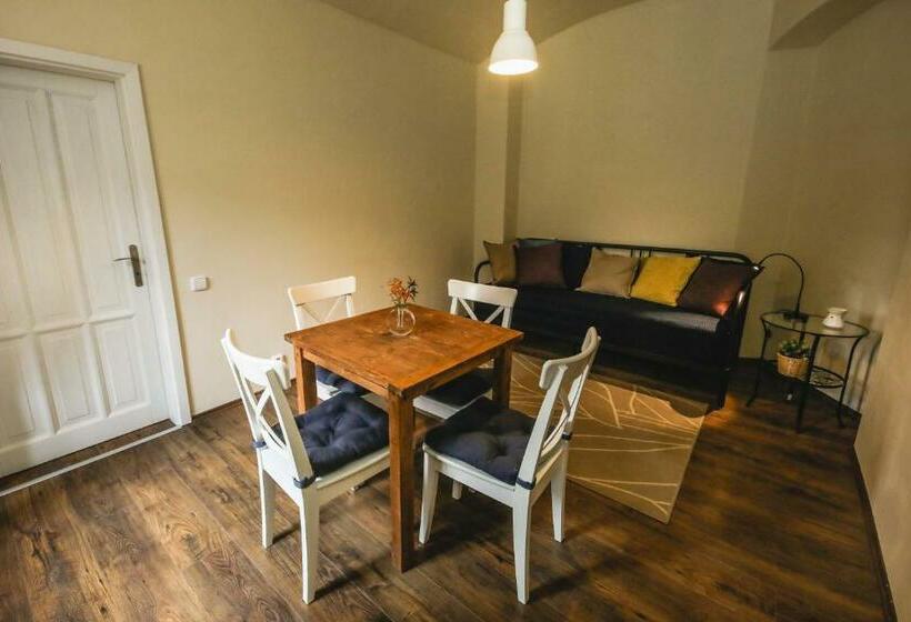 膳宿费 Statek Jakubov