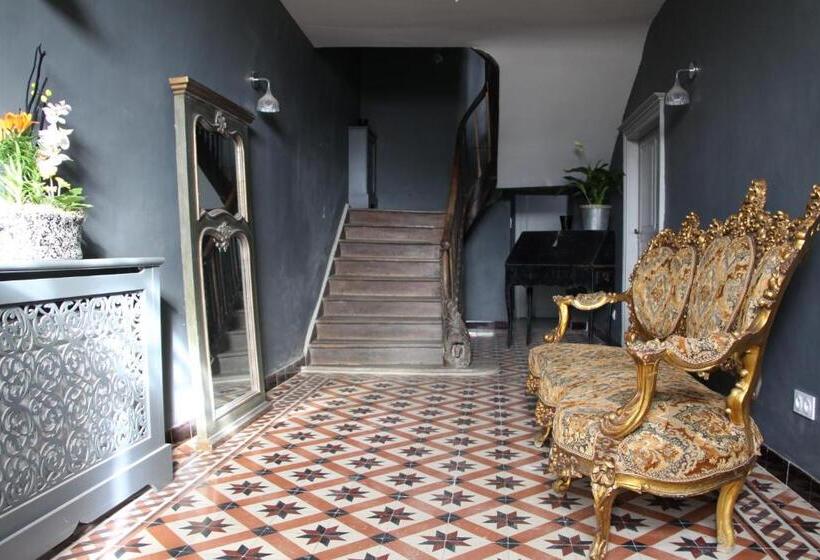 פנסיון Vintage Vert