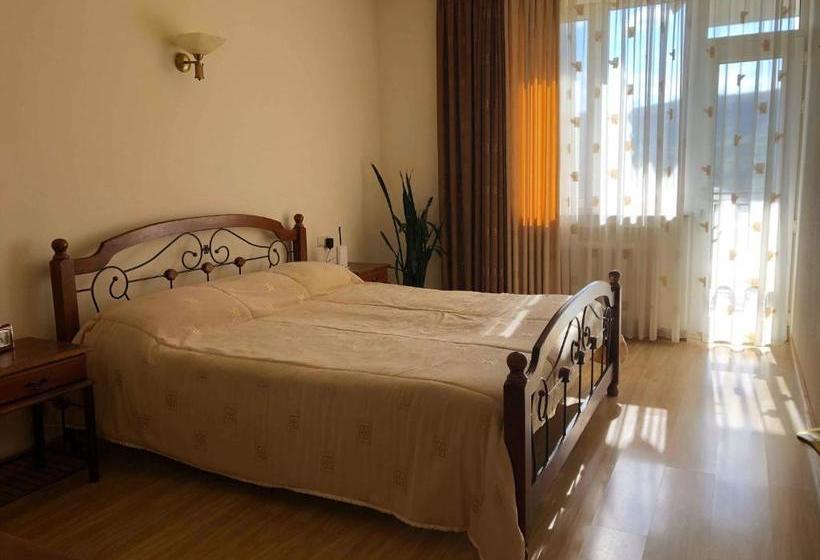 بنسيون Yellow Guest House