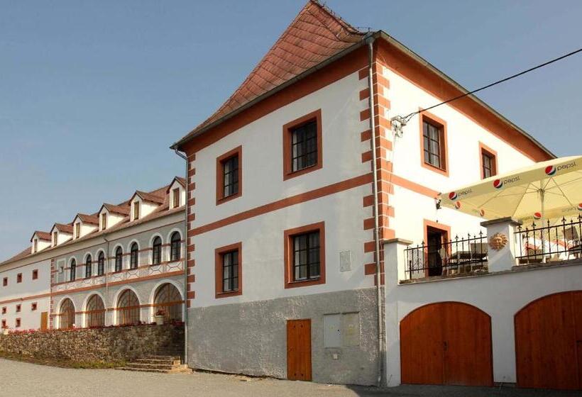 膳宿费 Zámek Libouň