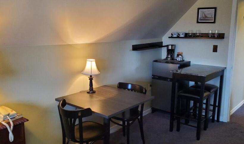 فندق صغير Amherst Shore Country Inn