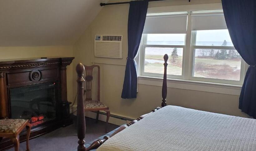 فندق صغير Amherst Shore Country Inn