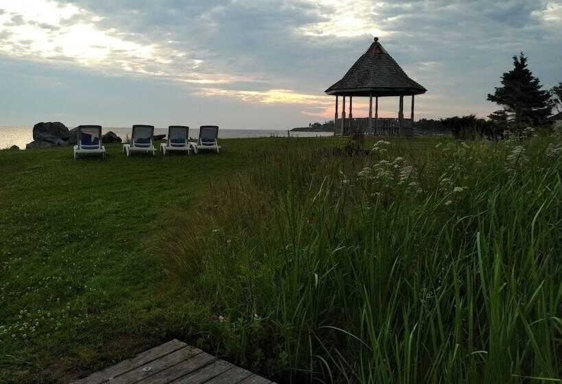 فندق صغير Amherst Shore Country Inn