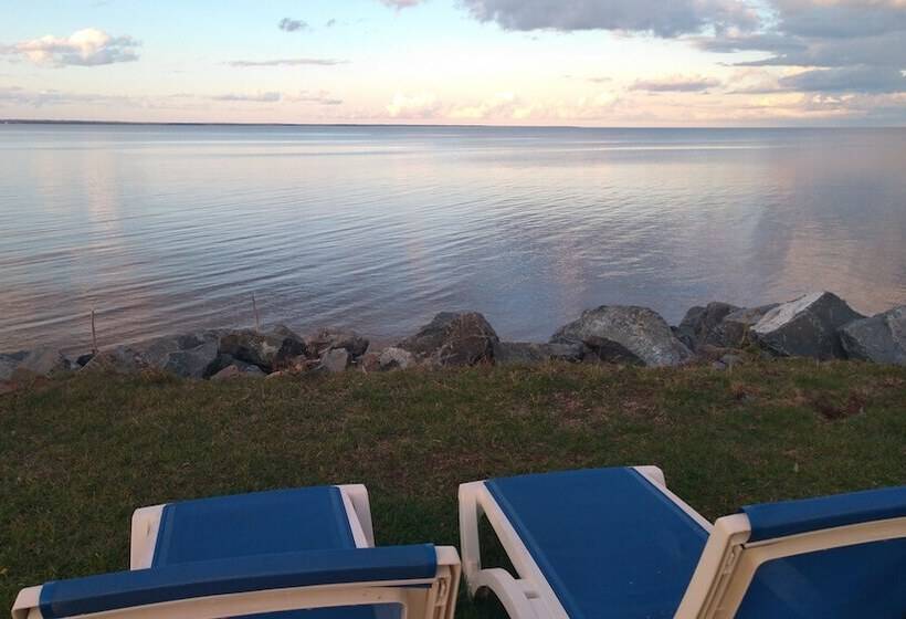 فندق صغير Amherst Shore Country Inn
