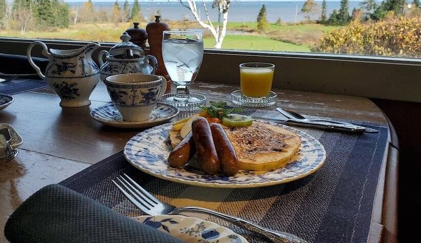 הוסטל Amherst Shore Country Inn