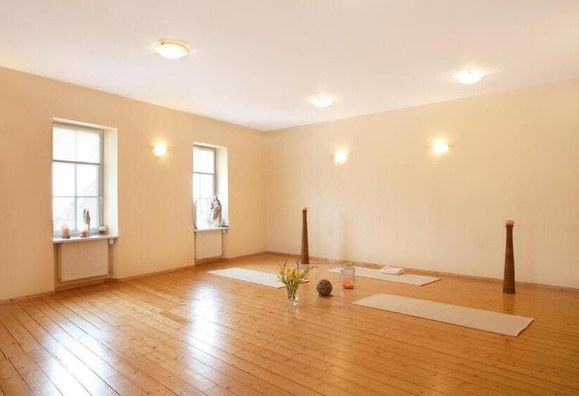 ユースホステル Gasthaus Zur Linde