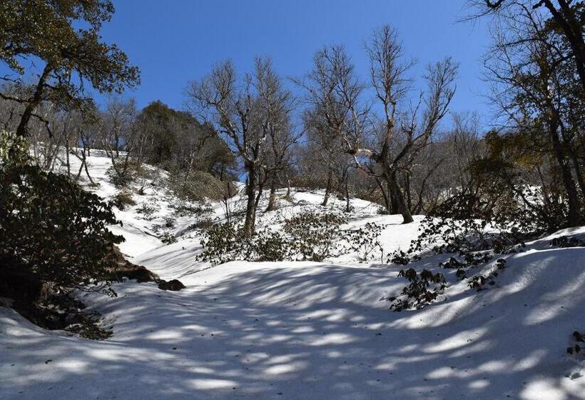 호스텔 Thira Chanshal