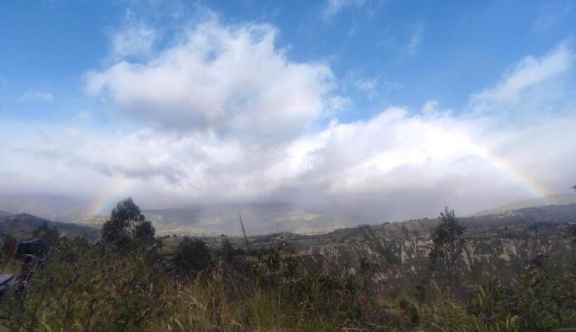 تختخواب و صبحانه Hostal El Vaquero