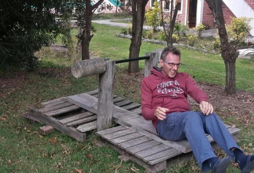 تختخواب و صبحانه Hostal El Vaquero