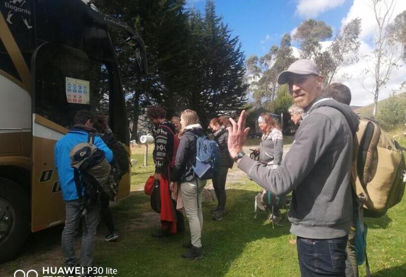 تختخواب و صبحانه Hostal El Vaquero