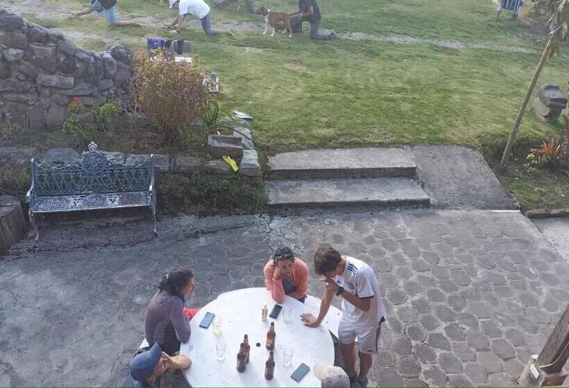 تختخواب و صبحانه Hostal El Vaquero